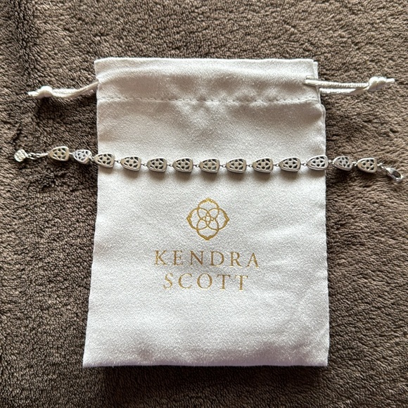 Kendra Scott silver bracelet with Grayson silver stones. New - Picture 2 of 2